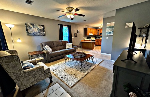 Mountain View House | Midtown Oasis
