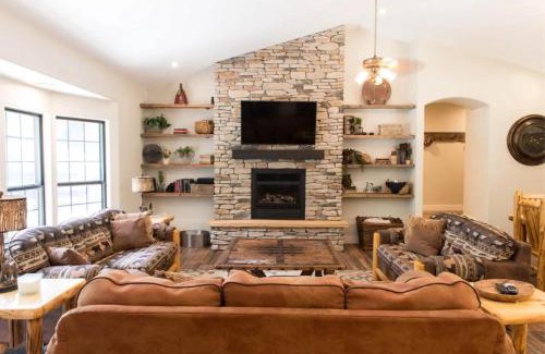 Midway House | Midway Mountain Cabin - Near Park City 6 bdrm/4ba