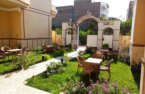Luxor Hotel | Mikhaila Guest House