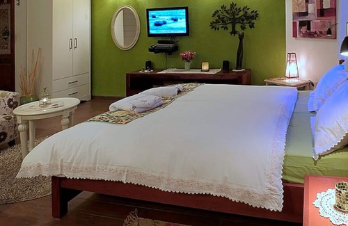 Rosh Pinna Bed & Breakfast | Miki's Rosh Pina