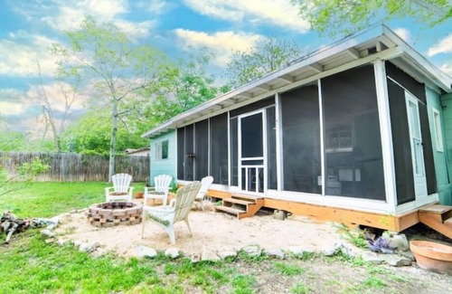 Alamo Heights House | Mil TDY Per Diem Match! Entire House; Pet-Friendly