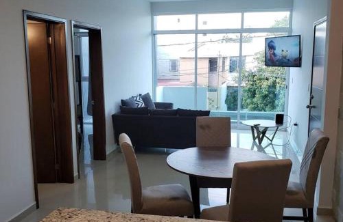 Zona Dorada Apartment | Milan cuatro. 2 cuadras de Playa del delfin