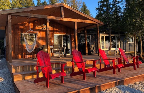 Tobermory Cabin | Miles Away Cabin Sunsets and S’mores (Lake Huron)