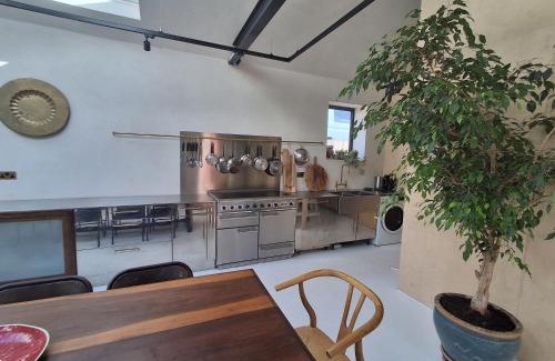 Tiverton House | Milk barn