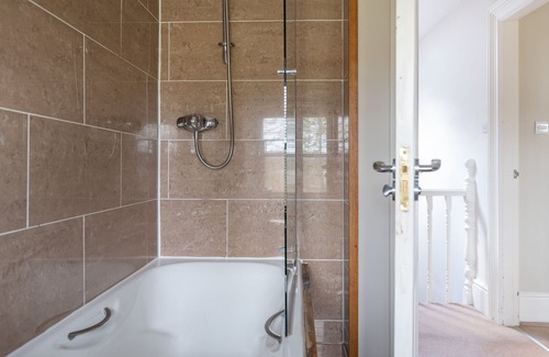 Ambleside House | Mill Cottage with Lake access.