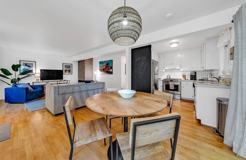 Mill Valley Apartment | Mill Valley Apartment: Walking Distance to DT