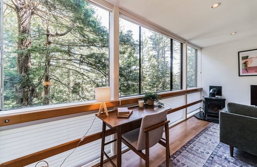 Mill Valley Apartment | Mill Valley Treehouse Apt 1 Bedroom Apts by RedAwning