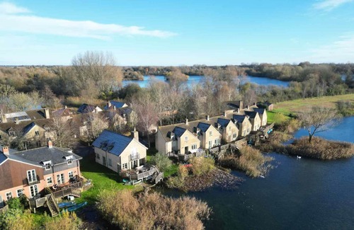 Cirencester House | Mill Village 70, Horse Shoe (P)
