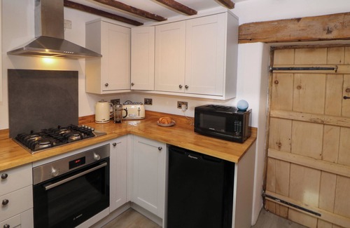 Cromford House | MILL WORKERS COTTAGE, family friendly, with open fire in Cromford