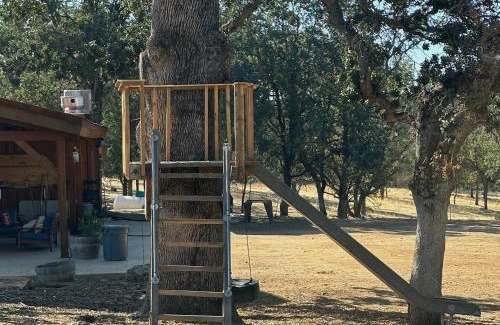 Coarsegold House | Millar Oaks Ranch - Barn Retreat, near Yosemite