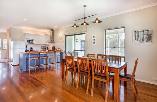 Yallingup House | Millbrook Cottage Yallingup -panoramic views down Wildwood Valley