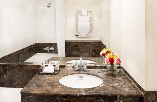 Courtfield Hotel | Millennium Hotel and Conference Centre Gloucester London