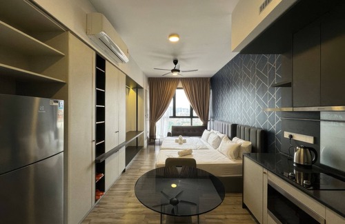 Kuala Lumpur Condo | Millerz Square Sky Pool & Ham