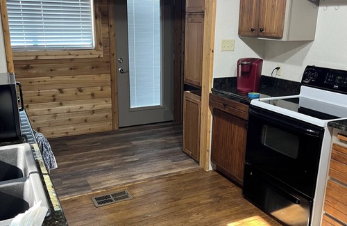 Spicewood House | Million Dollar Views! Charming 2-bedroom house in lovely Spicewood with WiFi, AC