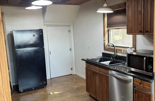 Spicewood House | Million Dollar Views! Charming 2-bedroom house in lovely Spicewood with WiFi, AC