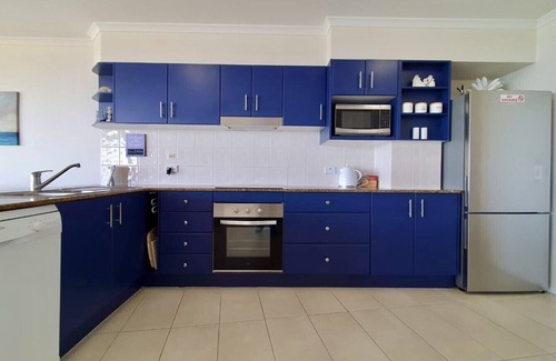 Point Lookout Apartment | Million $ views - Watch whales from comfort of home!