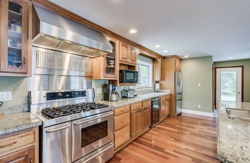 Alexandria Bay Villa | Millionaires Row - Edgewood Pointe