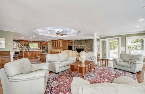 Alexandria Bay Villa | Millionaires Row - Edgewood Pointe