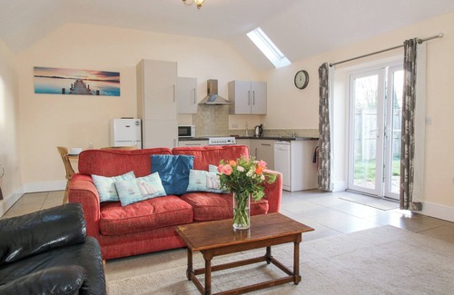 Stoney Stretton Cottage | MILLSTONE COTTAGES - MIDDLE COTTAGE, pet friendly in Westbury