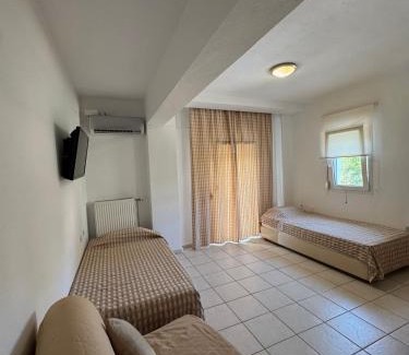 Afytos Apartment | Milos Apartments