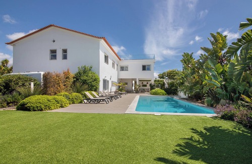 Vale de Seixos Apartment | Milreu Guesthouse - Room 'Mar' with Pool view