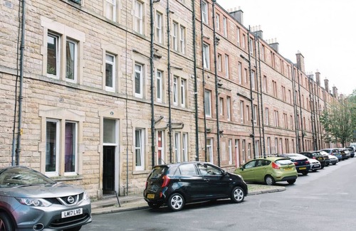 Gifford Apartment | Milton · Beautiful Holyrood Park Apartment -Near Royal Mile