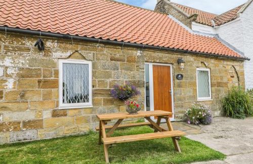 Hawsker House | Milton Cottage