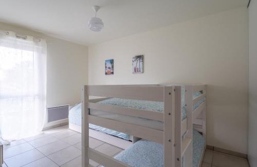 Mimizan-Plage Apartment | Mimizan Plage: Appartement Neuf 6 Pers à 400m de l'Océan avec WIFI - FR-1-50-150
