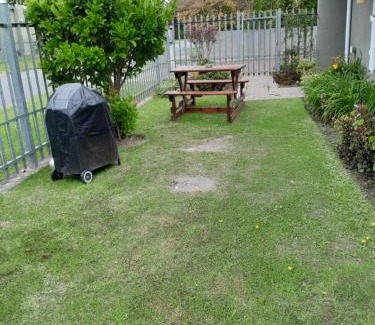 George Apartment | Mimosa Cottage - Perfect Break-Away!