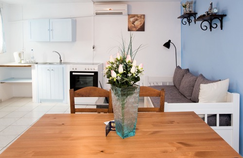 Platis Gialos Apartment | Mina Studios