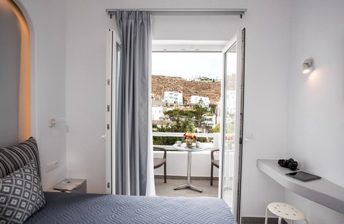 Platis Gialos Apartment | Mina Studios