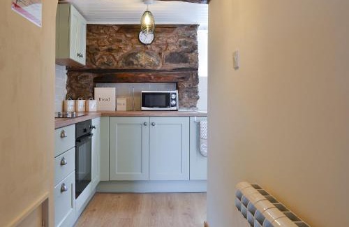 Nefyn House | Minallt