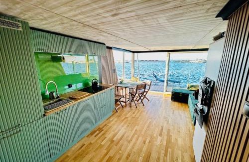 Puck House | Mindset Houseboat - nocleg i apartament na morzu