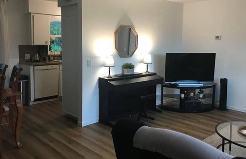 Warm Mineral Springs House | Mineral Springs Getaway