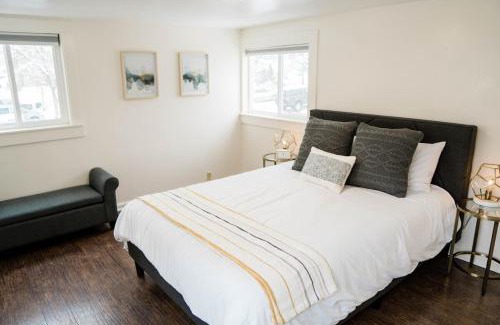 Colorado Springs Apartment | Miners Bend - Historic Locale Scenic Workspace