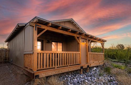 Tombstone Ski Chalet | Miners Cabin #3 -Two Double Beds - Private Balcony - Walk to the Action