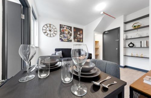 Brent Cross Apartment | Mini Royale' - 1BDR - Parking
