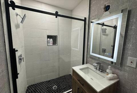 Church Street Apartment | Mini Studio Apartment 15 mins from downtown
