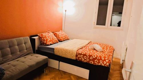 Chaville Apartment | Mini-studio avec kitchenette OU chambre confort avec frigo et TV - Parking en option sur résa !