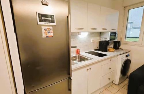 Chaville Apartment | Mini-studio avec kitchenette OU chambre confort avec frigo et TV - Parking en option sur résa !