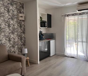 Le Gosier Apartment | Minimalist Retreat 304