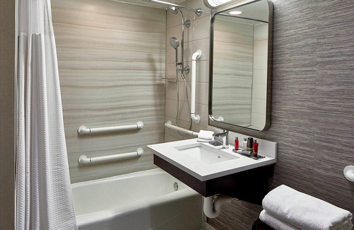 St. Louis Park Hotel | Minneapolis Marriott West