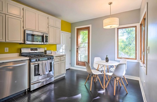 Northeast Minneapolis Arts District House | Minneapolis Townhome w/Loft < 3 Mi to Dtwn!