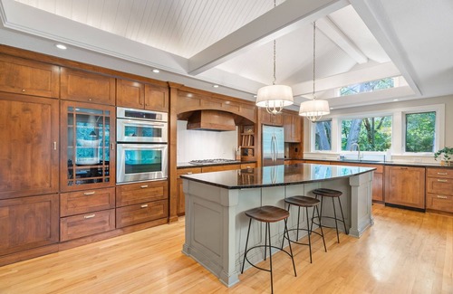 Minnetonka House | MINNeSTAY* Woodland Hollow