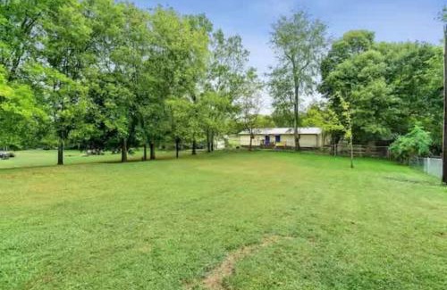 Clarksville Apartment | Mins from Downtown - Campbell Carriage House