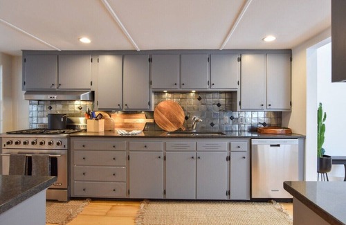 Cummaquid House | Mins to Beach, Barnstable Village, New Kitchen!