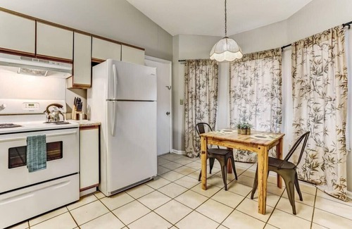 Savannah House | Mins to Downtown & Islands! Garfield Getaway