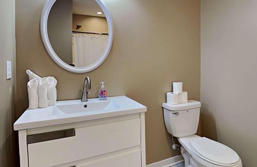 Indianapolis House | Mins to Downtown & Raceway Rookwood Retreat 1