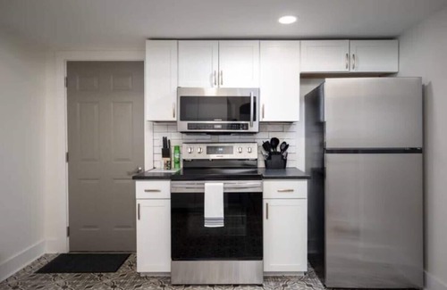 Norwood House | Mins to Downtown & Top Golf - Historic at Norwood
