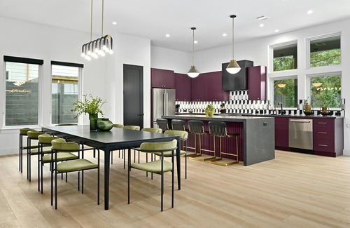 Central East Austin House | Mins to UT - Lounge w/Bar + Projector, Pool + Spa